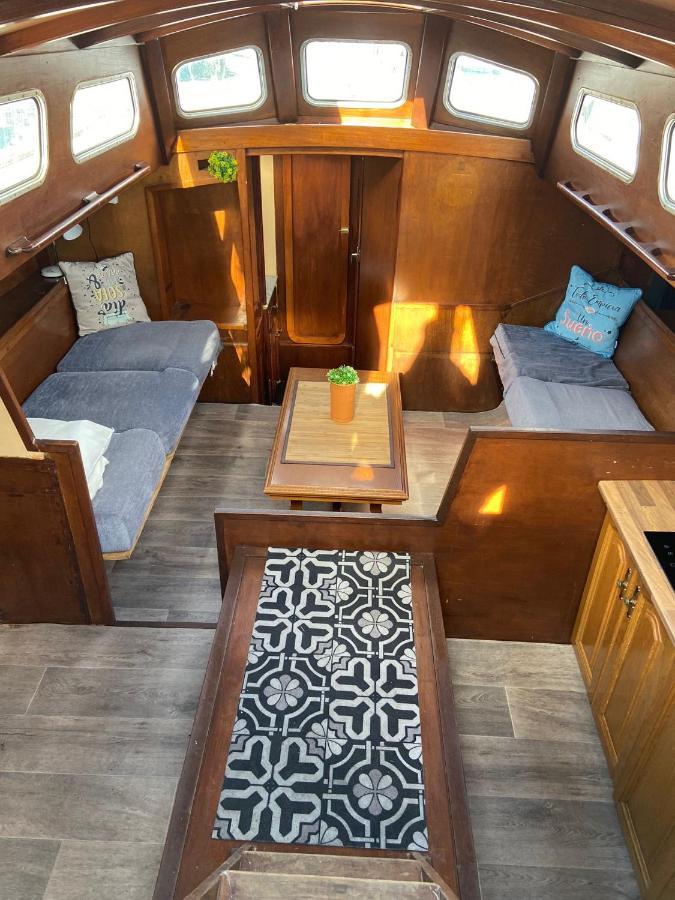 Fantastic Sailing Boat To Sleep In Barcelona Hotel Exterior photo